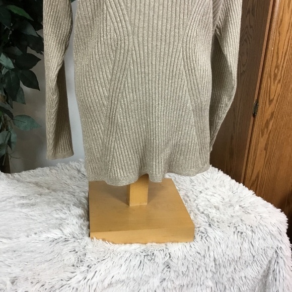 Lane Bryant gold metallic stretchy long sleeve sweater Woman’s 26/28 - Picture 8 of 14